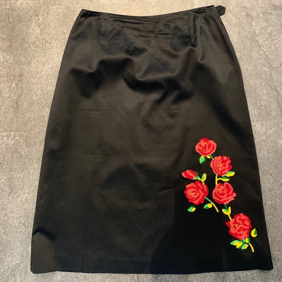 Holt Renfrew Dresses & Skirts - Holt Renfrew black A-line, 100% silk skirt (2), w. red floral embroidery.
